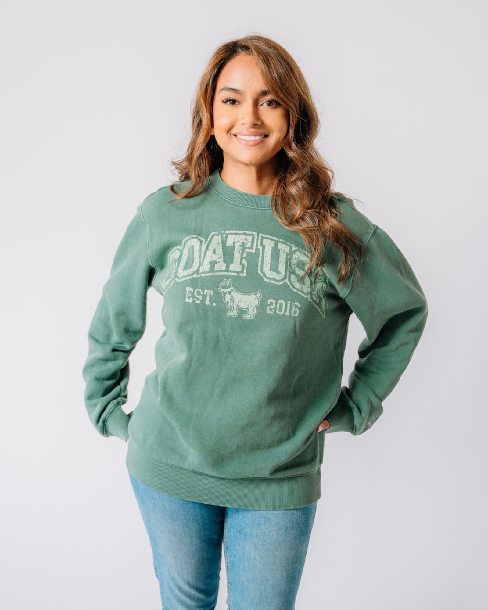 Model wearing alpine Linden Crewneck Sweatshirt#color_alpine