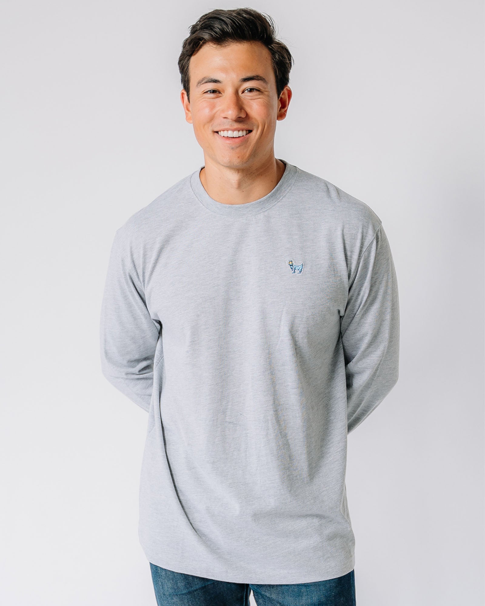 Model wearing gray OG Embroidered LST#color_gray